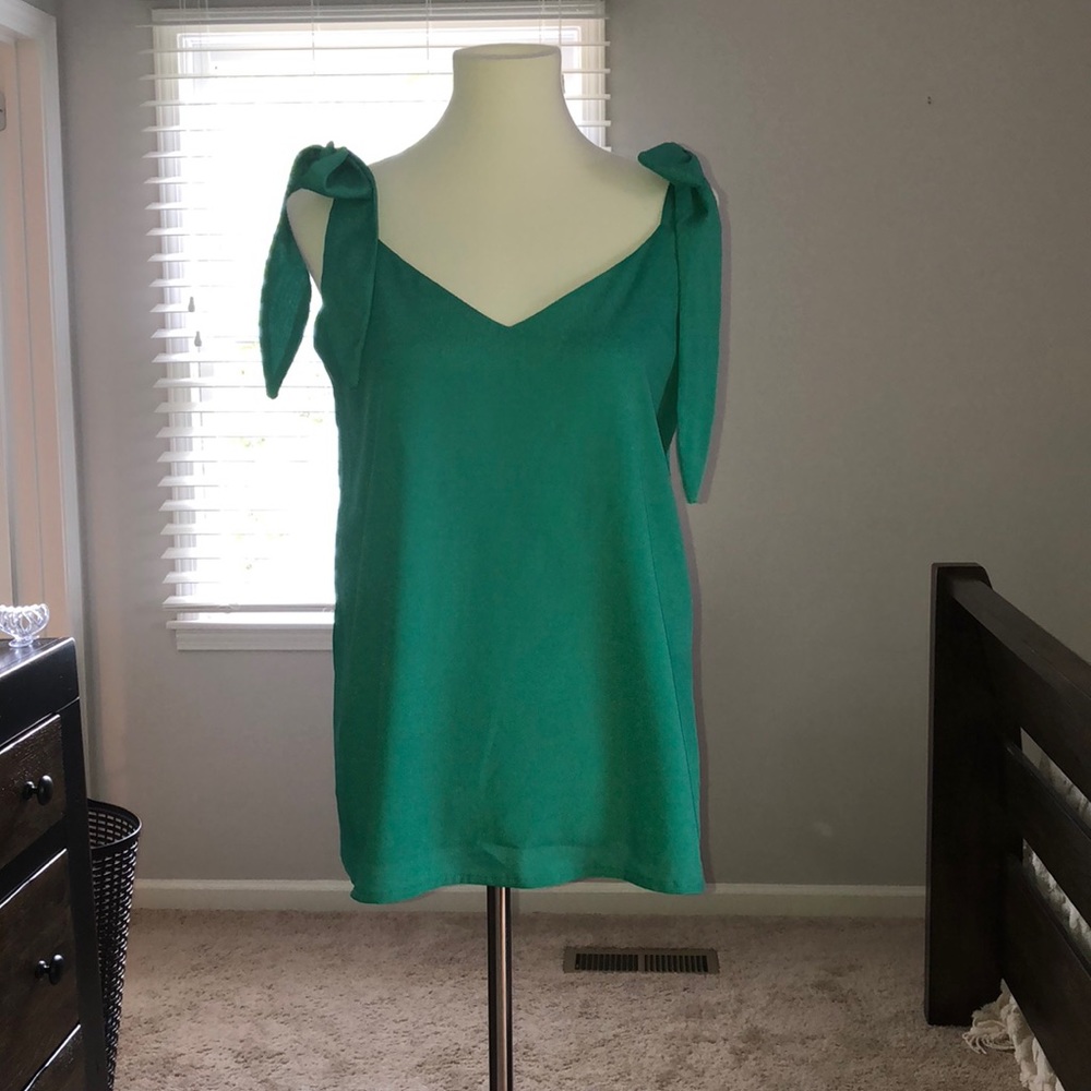 Judith March Size Medium Teal sleeveless blouse